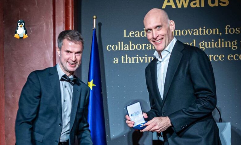 Greg Kroah-Hartman recibe el Premio a la Excelencia en Código Abierto 2026