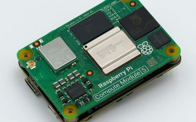 La placa portadora ARK Just A Pi conecta Raspberry Pi CM5 a sistemas de conducción autónomos