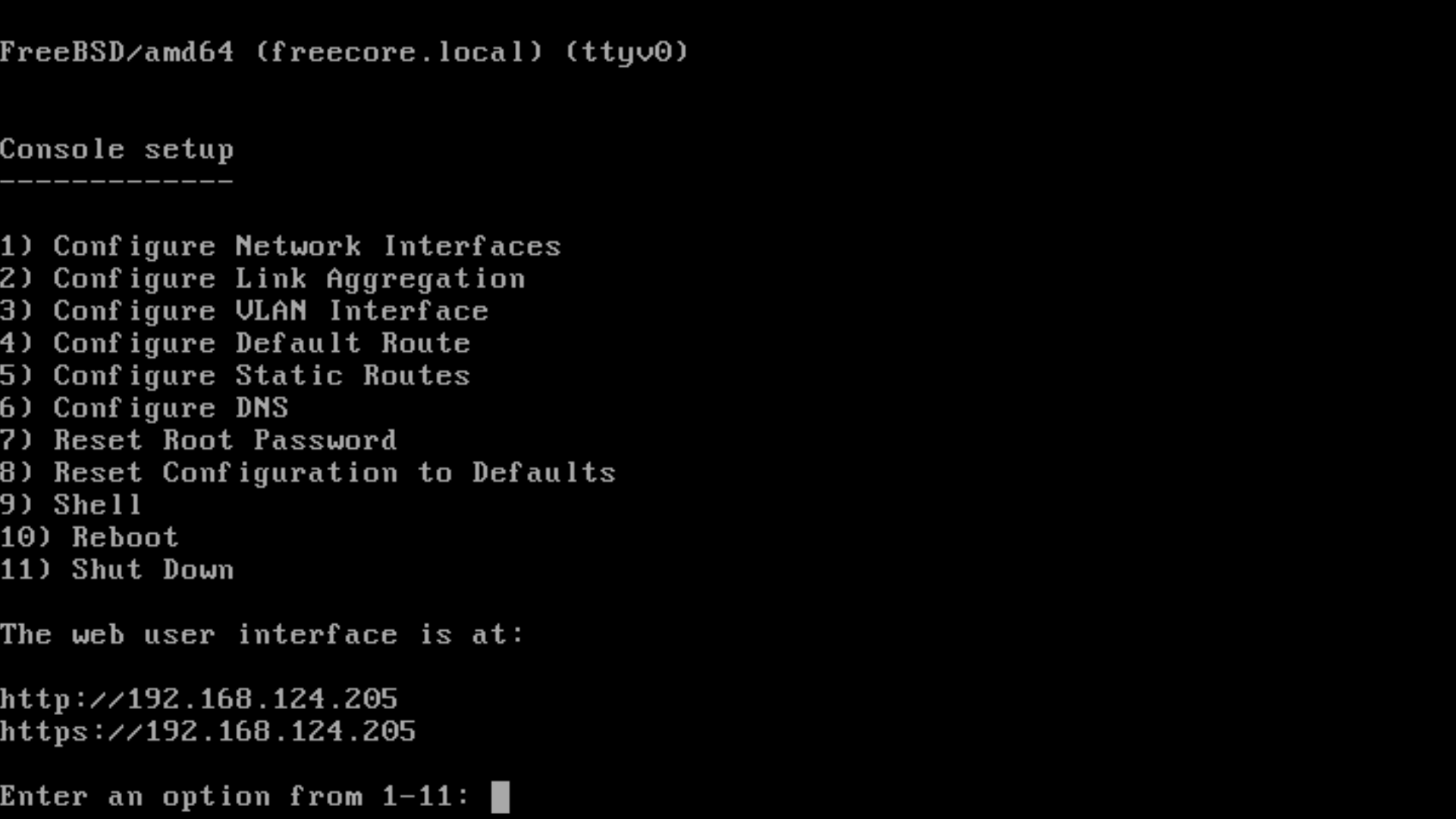 Aquí se muestra la interfaz del terminal de Freecore, con una lista de opciones para configurar y controlar el sistema.